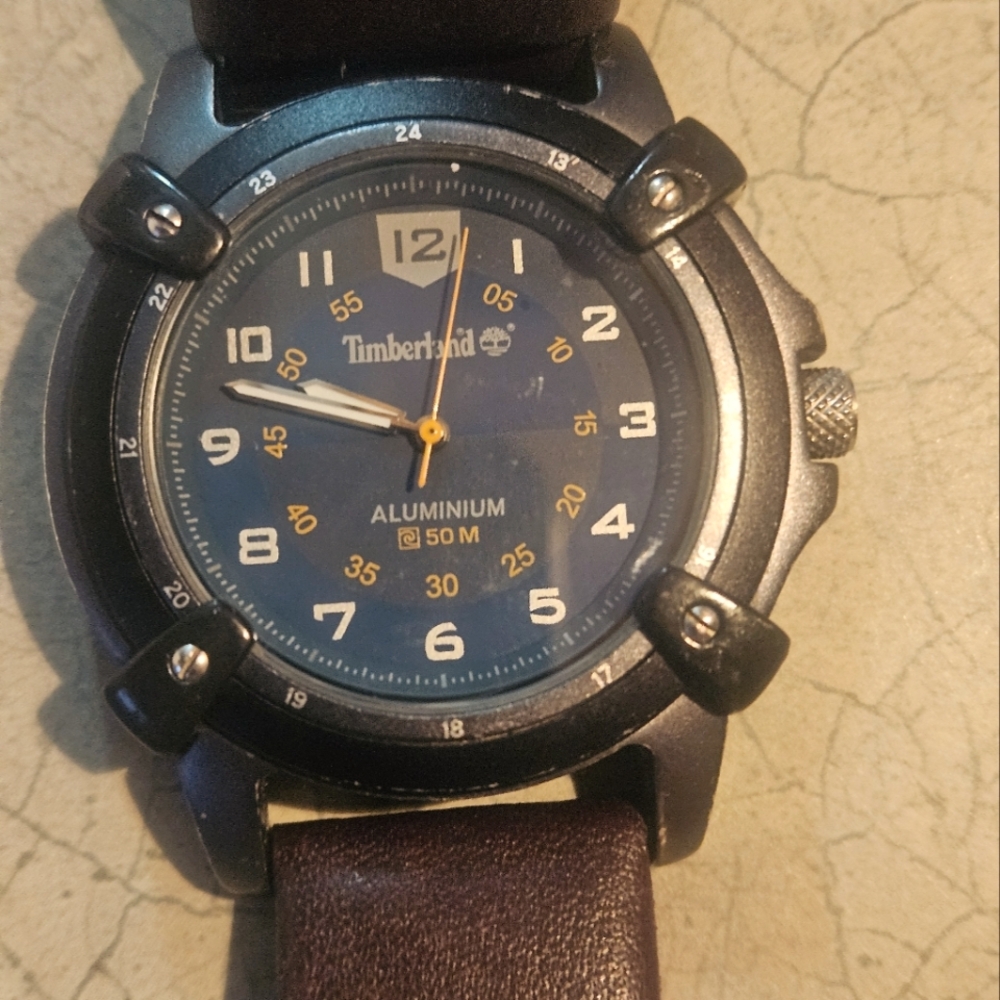 MENS TIMBERLAND WATCH. FAB time piece!ORIGINAL BAND.EUC.NEEDS BATTERY.